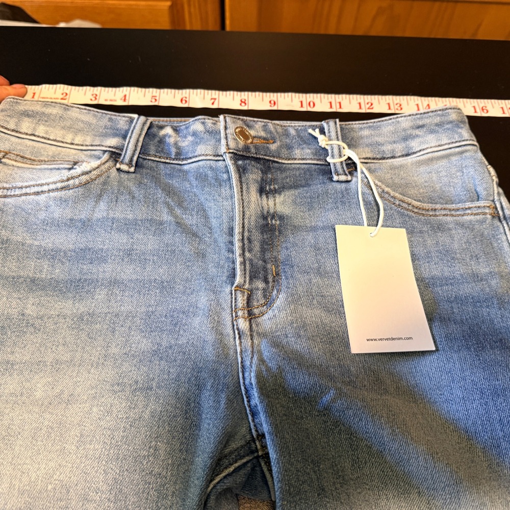 NEW VERVET Size 29 Melissa Mid-Rise Straight Leg Jeans Light Wash Raw Hem - Picture 7 of 10